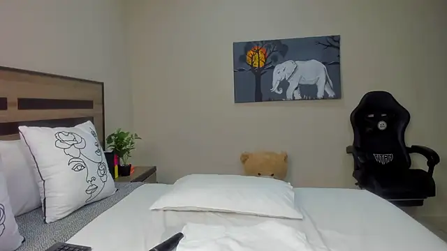 Renee-18 online show from 1, 4, 2026