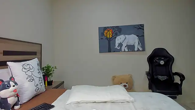 Renee-18 online show from 9, 4, 2026