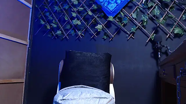 Dicaprioo  online show from 26, 11, 2025