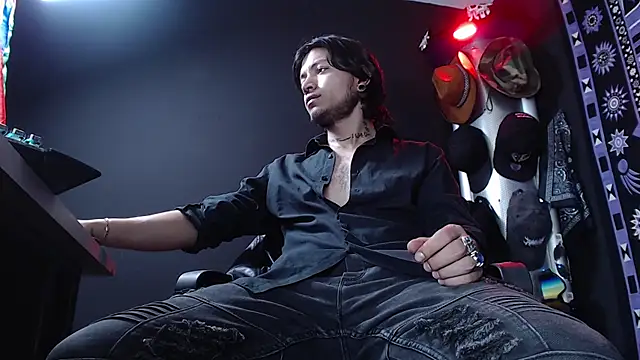 Dicaprioo  online show from 5, 3, 2025