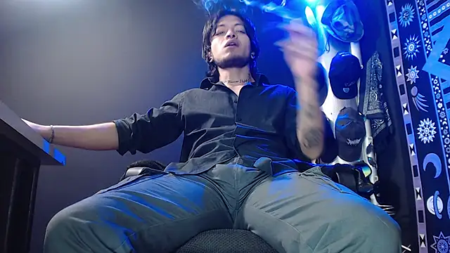 Dicaprioo  online show from 25, 2, 2025