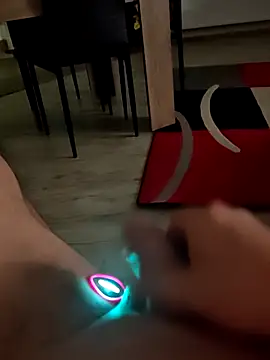 Szeltolo001 online show from 18, 1, 2026