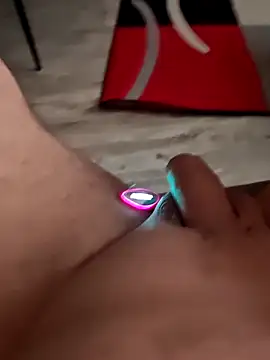 Szeltolo001 online show from 4, 3, 2026