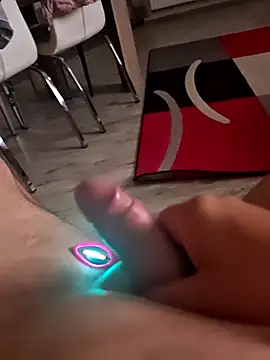 Szeltolo001 online show from 14, 4, 2026