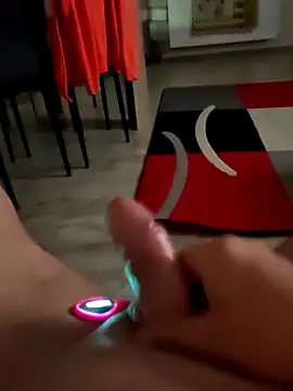 Szeltolo001 online show from 3, 4, 2026