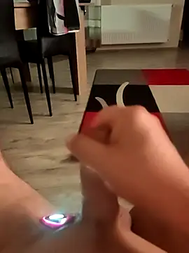 Szeltolo001 online show from 12, 3, 2026