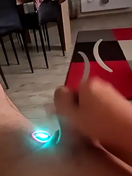 Szeltolo001 online show from 24, 3, 2026