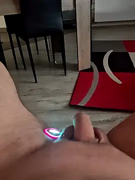 Szeltolo001 online show from 8, 2, 2026