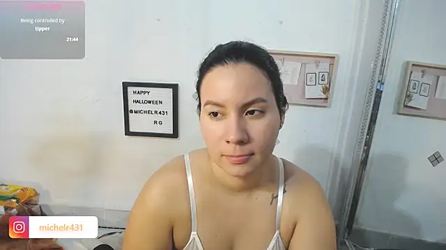 Mia  reys online show from 18, 11, 2025