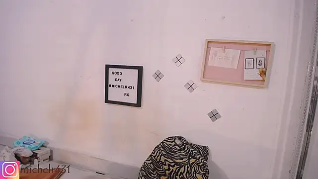 Mia  reys online show from 3, 10, 2025