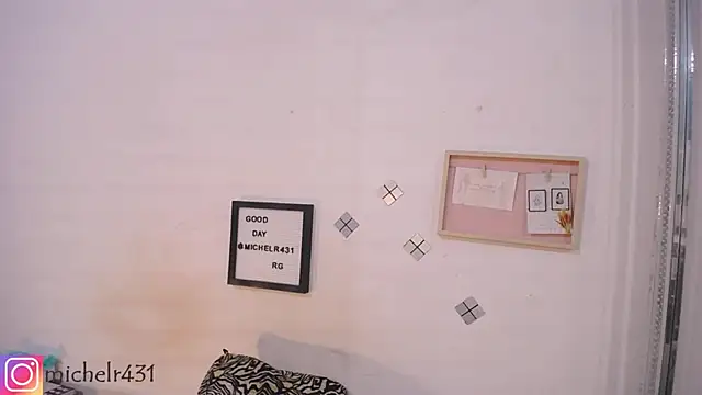 Mia  reys online show from 4, 10, 2025