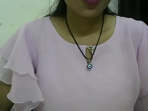 momo lov online show from 3, 10, 2025