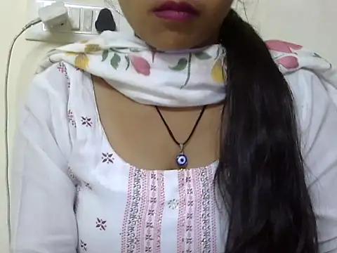 momo lov online show from 10, 10, 2025