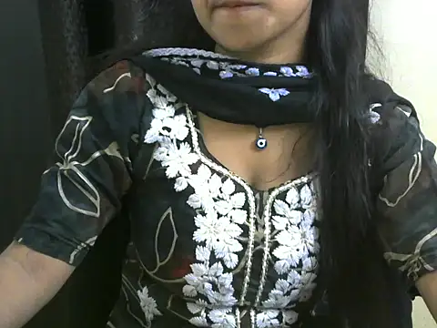 momo lov online show from 26, 9, 2025