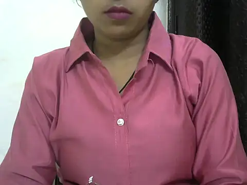 momo lov online show from 5, 10, 2025