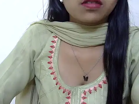 momo lov online show from 18, 3, 2025