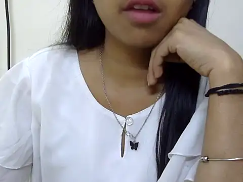 momo lov online show from 19, 3, 2025