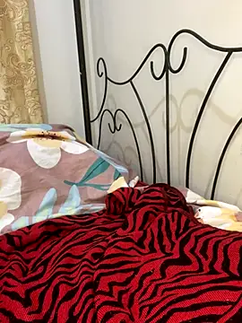 sweet18creamybigpussy online show from 3, 10, 2025