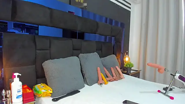 CahitlinBell online show from 11, 12, 2024