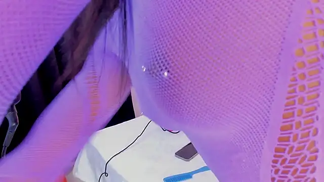 CahitlinBell online show from 8, 2, 2025