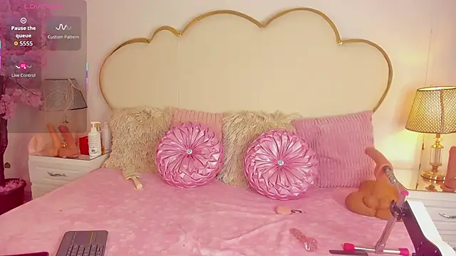 CahitlinBell online show from 23, 9, 2025