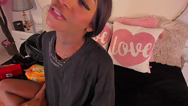 CahitlinBell online show from 19, 11, 2025