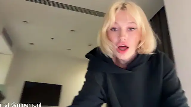 Golden Aline online show from 4, 4, 2026