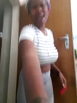 PerfectionBerrie online show from 10, 2, 2025