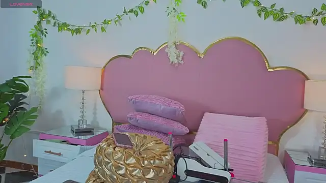 EmmaCrush online show from 8, 9, 2025