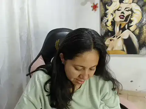 layla gomez online show from 25, 7, 2026
