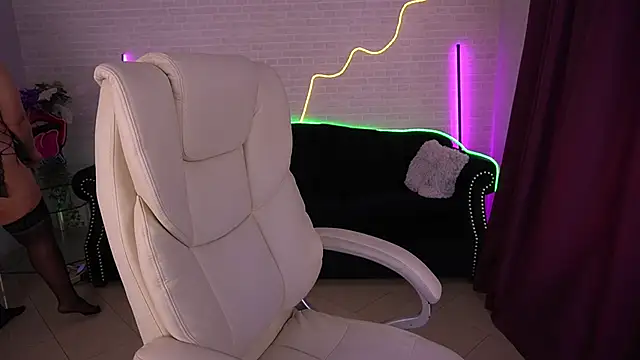 Snapshot of GabbieJay chatting on 10, 9, 2025 GabbieJay online show from 10, 9, 2025