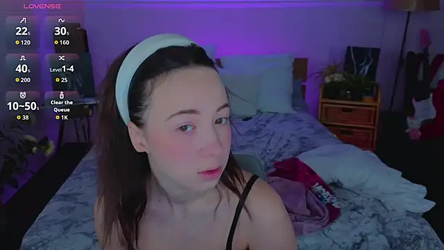 Hayle Hill online show from 6, 3, 2026