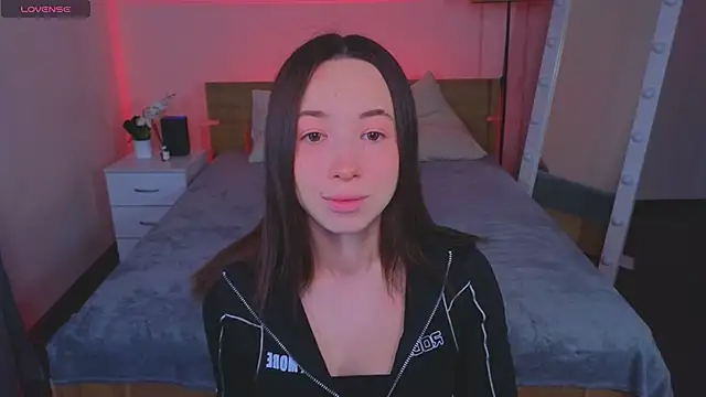 Snapshot of Hayle_Hill chatting on 3, 12, 2025 Hayle Hill online show from 3, 12, 2025