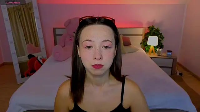 Snapshot of Hayle_Hill chatting on 3, 11, 2025 Hayle Hill online show from 3, 11, 2025