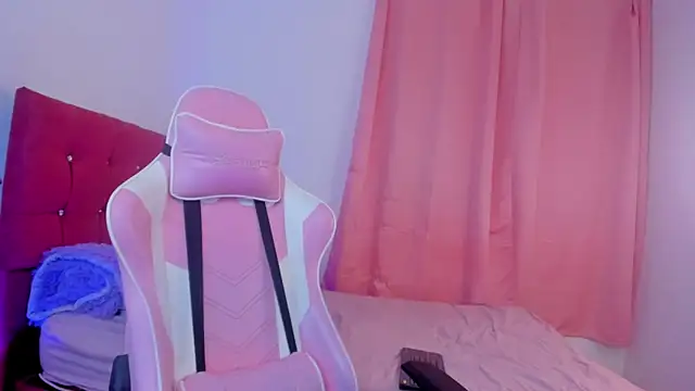 Snapshot of scarlett_queen56 chatting on 12, 3, 2025 scarlett queen56 online show from 12, 3, 2025