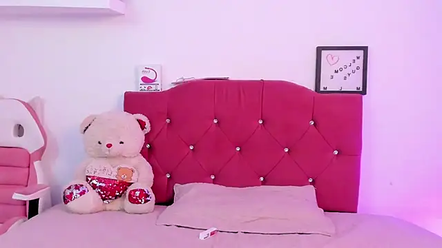 LucianaTomson online show from 15, 1, 2025