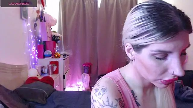 BLACKPeonyy online show from 10, 9, 2025