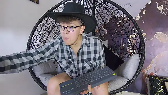 alex noa online show from 9, 10, 2025