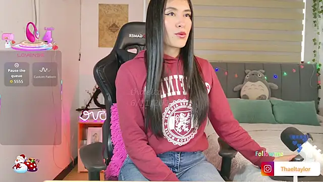 Snapshot of _thaeltaylor chatting on 16, 11, 2025 thaeltaylor online show from 16, 11, 2025