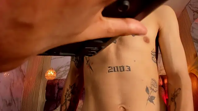 kendalltaylorr online show from 12, 4, 2026