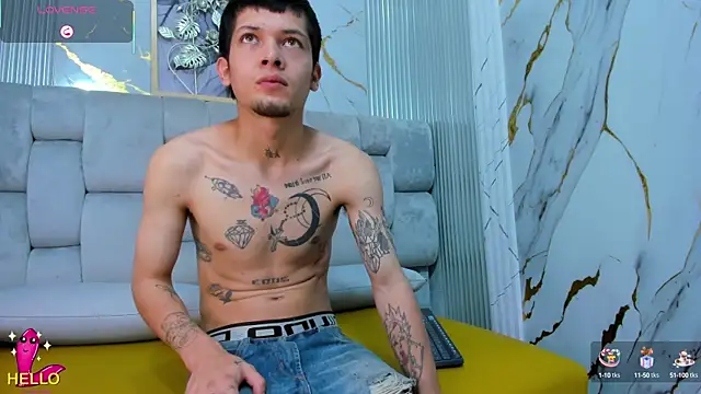 kendalltaylorr online show from 30, 1, 2025