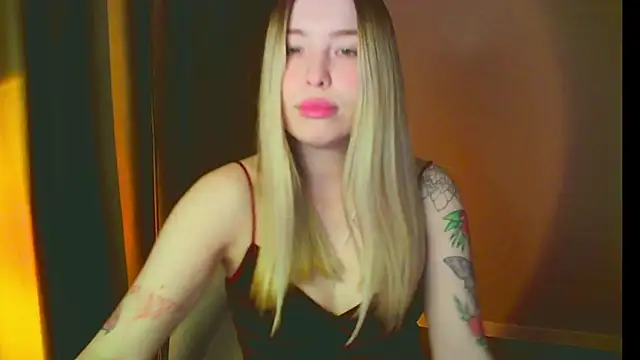 Snapshot of mia_raspberrie chatting on 16, 1, 2025 mia raspberrie online show from 16, 1, 2025