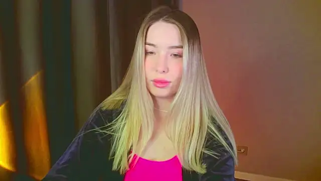 Snapshot of mia_raspberrie chatting on 11, 1, 2025 mia raspberrie online show from 11, 1, 2025