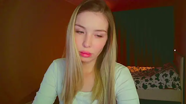 Snapshot of mia_raspberrie chatting on 6, 2, 2025 mia raspberrie online show from 6, 2, 2025