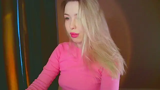 Snapshot of mia_raspberrie chatting on 6, 12, 2024 mia raspberrie online show from 6, 12, 2024