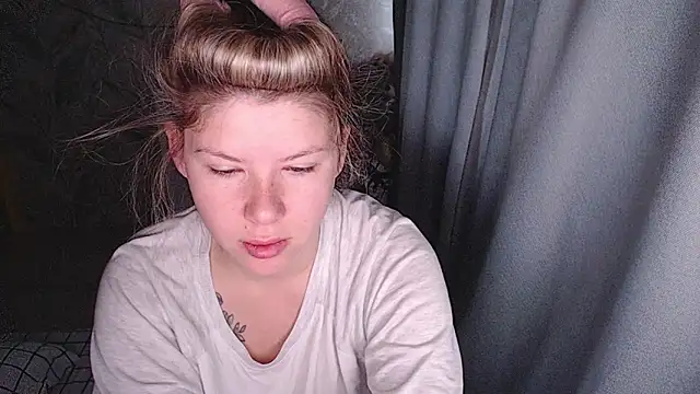 Snapshot of MelissaXKinky chatting on 25, 10, 2025 MelissaXKinky online show from 25, 10, 2025