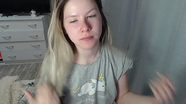 Snapshot of MelissaXKinky chatting on 5, 3, 2025 MelissaXKinky online show from 5, 3, 2025