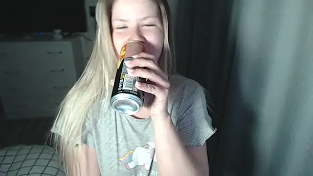 Snapshot of MelissaXKinky chatting on 4, 3, 2025 MelissaXKinky online show from 4, 3, 2025