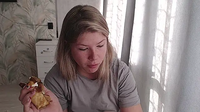 Snapshot of MelissaXKinky chatting on 15, 10, 2025 MelissaXKinky online show from 15, 10, 2025