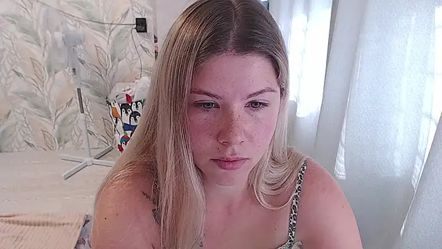 Snapshot of MelissaXKinky chatting on 9, 9, 2025 MelissaXKinky online show from 9, 9, 2025